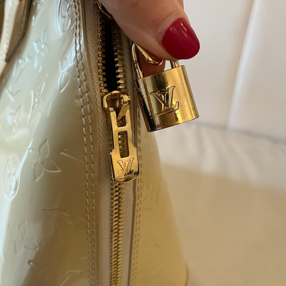 Louis Vuitton Monogram Vernis Alma PM⚡️ - Picture 3 of 11